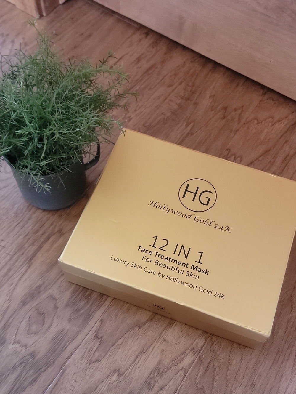 Hollywood Gold Luxury Skincare ~ 9 pack of Facial Masks